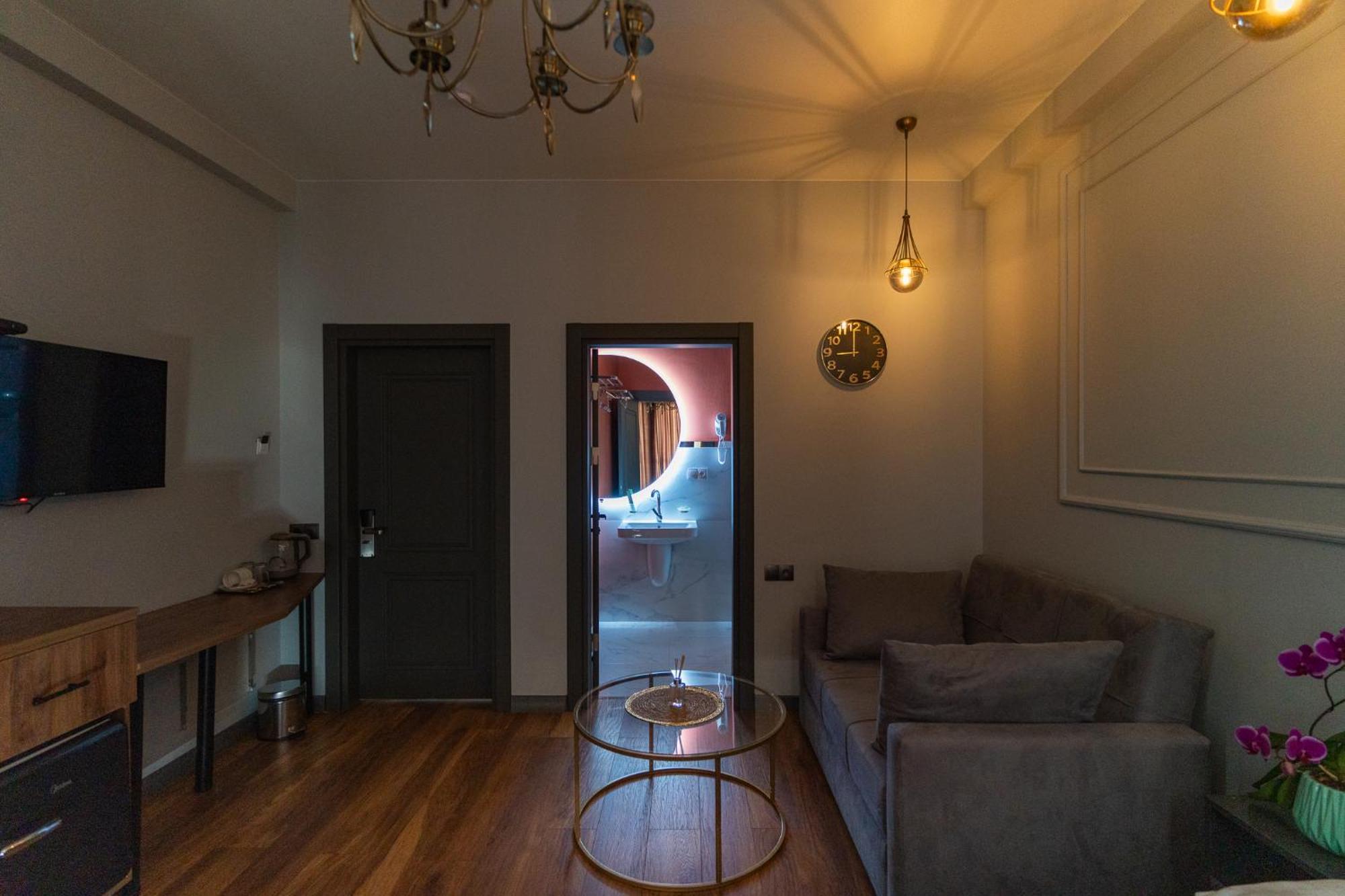 Trinity Hotel Tbilisi Exterior photo